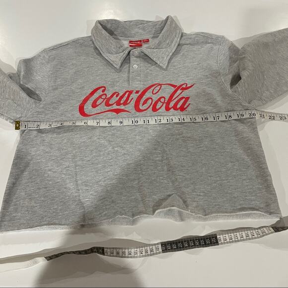 Coca Cola Gray & Red Long Sleeve Raw Hem Cropped Pullover Sweater Size M - Picture 8 of 9